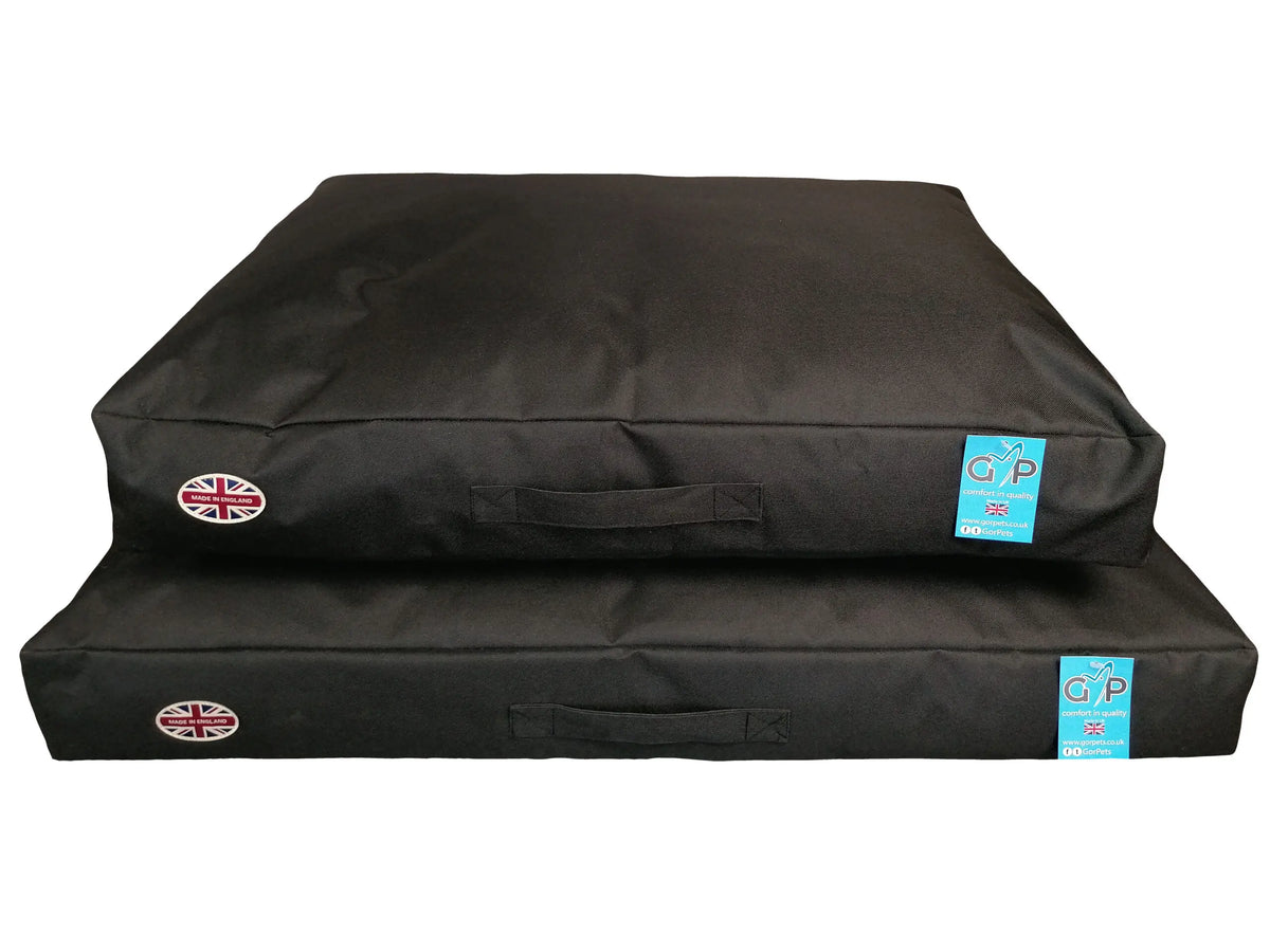 Outdoor Sleeper Medium (56x81x13cm) Black